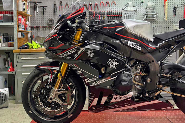 Hobelsberger Honda im Weihnachts-Look