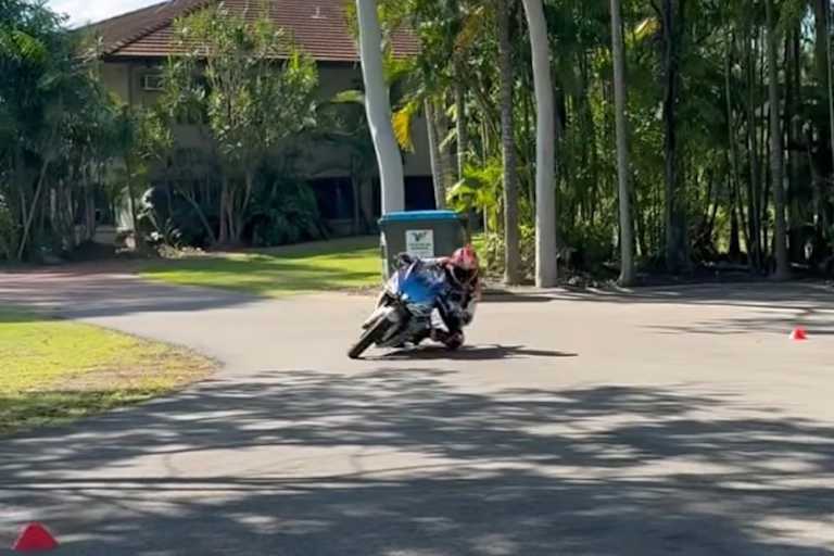 Jack Miller mit einer Yamaha R3