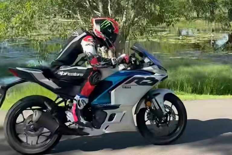 Jack Miller mit einer Yamaha R3