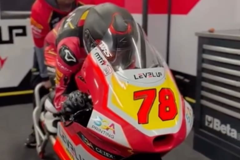 Aufgrund des Regens verbrachte auch Joel Esteban viel Zeit in der Box