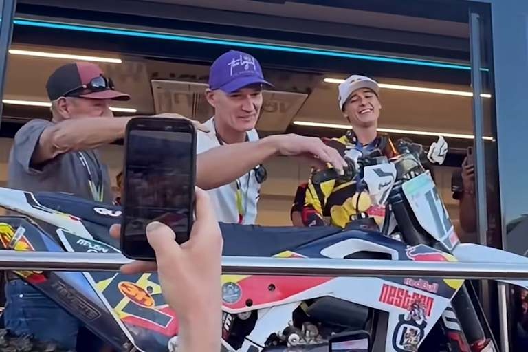 Liam Everts mit Vater Stefan und Großvater Harry