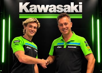 Jaume Masia und Kawasaki-Teamchef Manuel Puccetti
