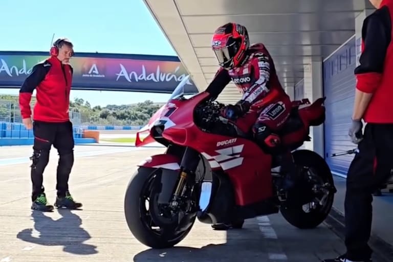 Michele Pirro auf einem Ducati-Testbike