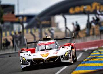 Führt in Le Mans: Der BMW M Hybrid V8