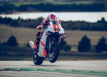 Die KTM 990 RC R, hier als «Track», soll MotoGP-Elemente zum Kunden bringen