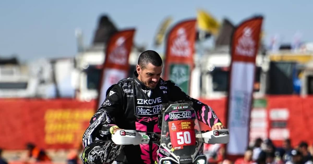 Sturz-und-Armbruch-auf-Etappe-1-Dakar-Aus-f-r-James-Hillier