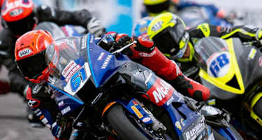 Can Öncü führt das BSB-Feld an, dahinter Oli Bayliss