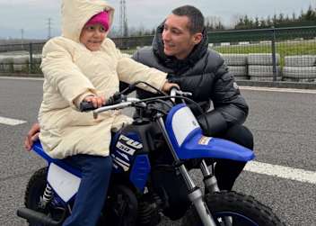 Toprak mit der kleinen Almira