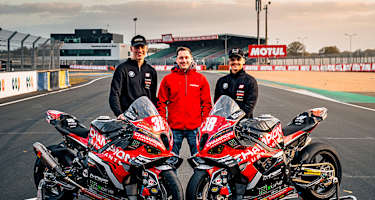 Bunt gemischtes EWC-Team