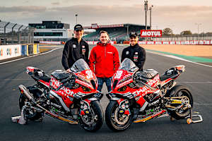 Bunt gemischtes EWC-Team