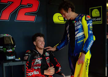 Marco Bezzecchi und Valentino Rossi