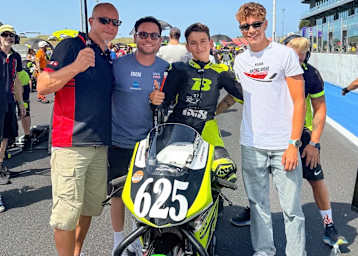 Cortese und Dettwiler mit Moto4-Pilot Dotta