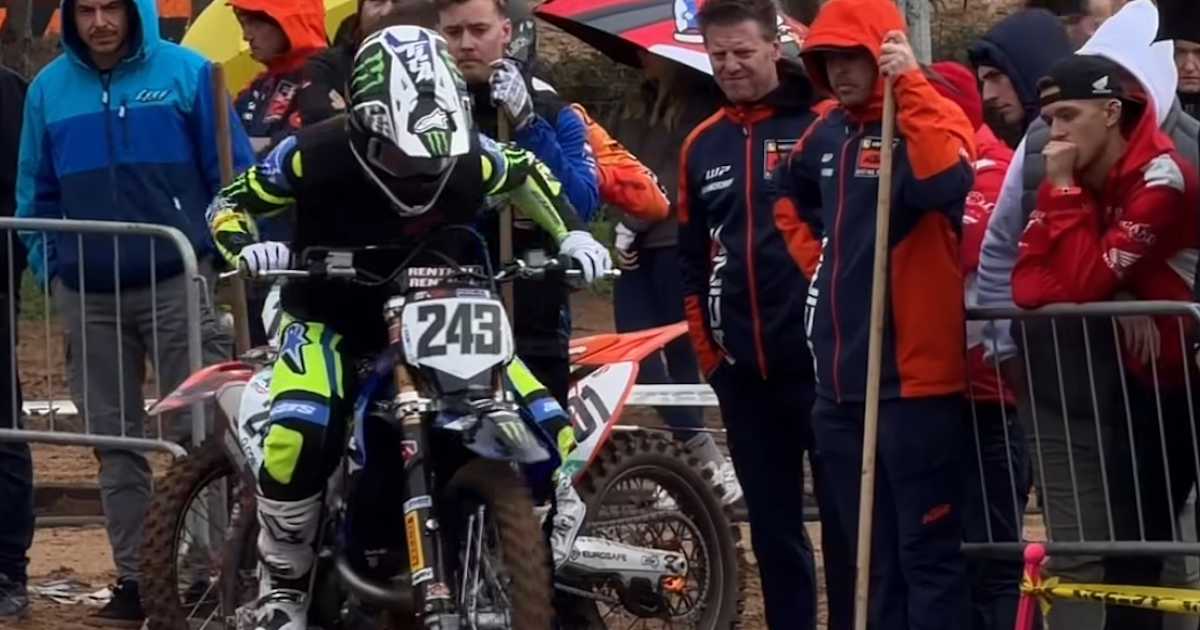 Yamaha-Neuling-Tim-Gajser-hat-im-Sand-auf-Sardinien-viel-gelernt