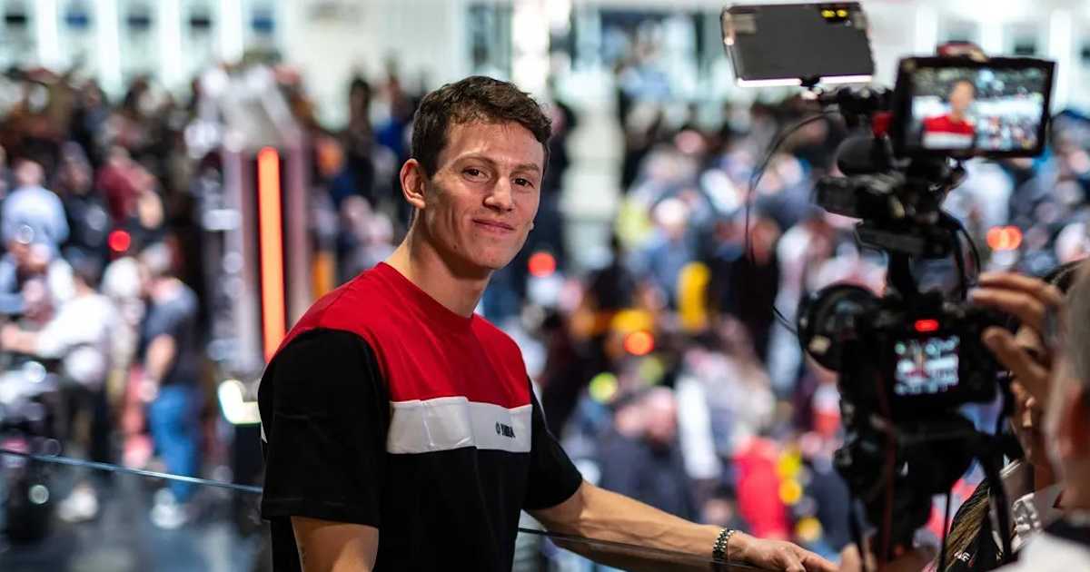 EICMA Motorcycle Show: Legends and current riders from the Superbike ...
