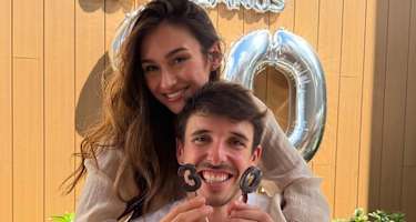 Alex Marquez feierte seinen 30er mit Gabriela, Bruder Marc und Freunden