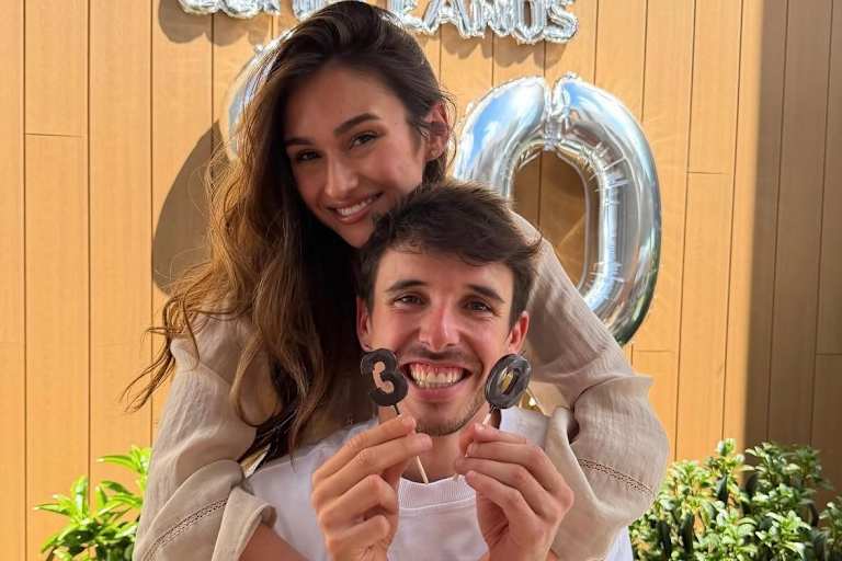 Alex Marquez feierte seinen 30er mit Gabriela, Bruder Marc und Freunden