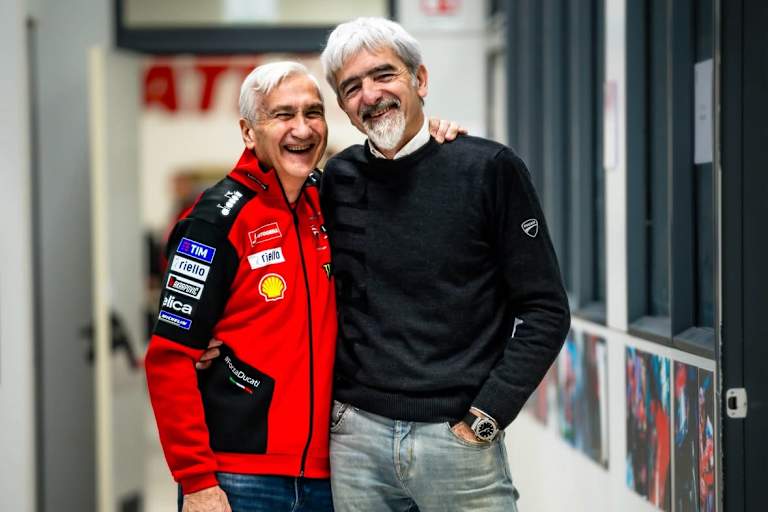 Davide Tardozzi (li.) mit Ducati-Rennchef Gigi Dall'Igna