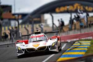 Führt in Le Mans: Der BMW M Hybrid V8