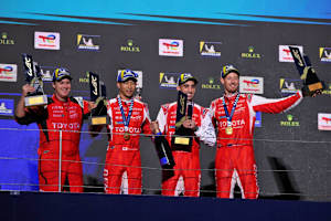 Jubel bei Toyota mit Ryo Hirakawa, Sebastien Buemi und Brendon Hartley