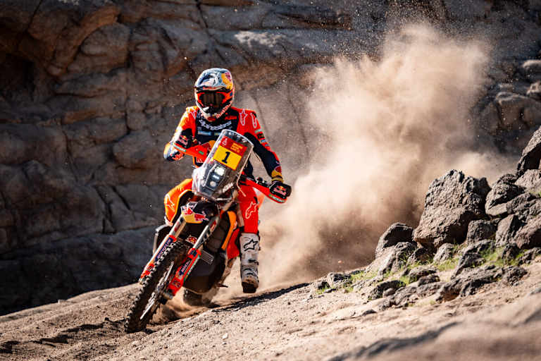 Daniel Sanders (KTM) holte seinen ersten Etappensieg bei der Dakar 2026
