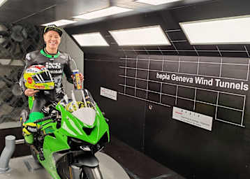 Dominique Aegerter auf seiner neuen Kawasaki ZX-6R 636