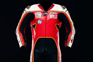 Die Nachbildung der Lederkombi von Barry Sheene