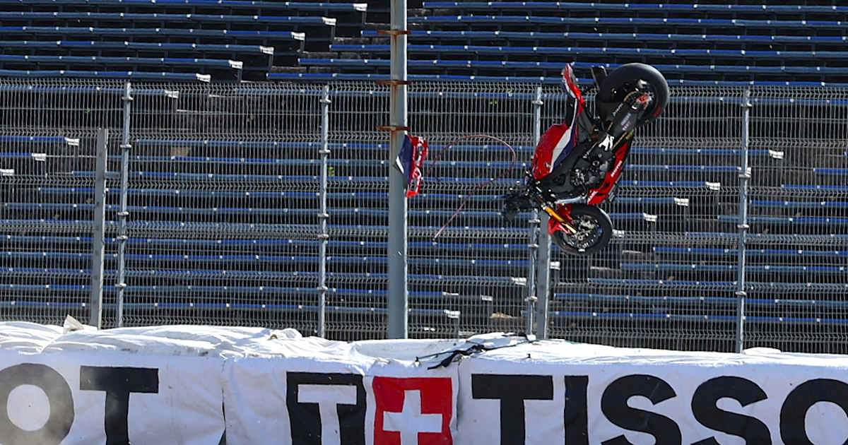 Jake Dixon’s high-speed crash: Honda flew over the track barrier ...