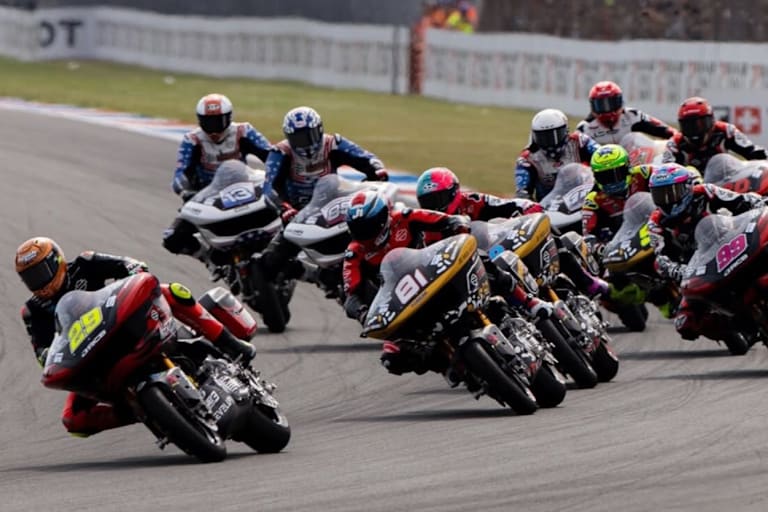 Bagger World Cup: Enge Duelle und pures Racing