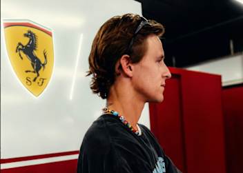 Fabio Quartararo beim Besuch in der Ferrari-Box