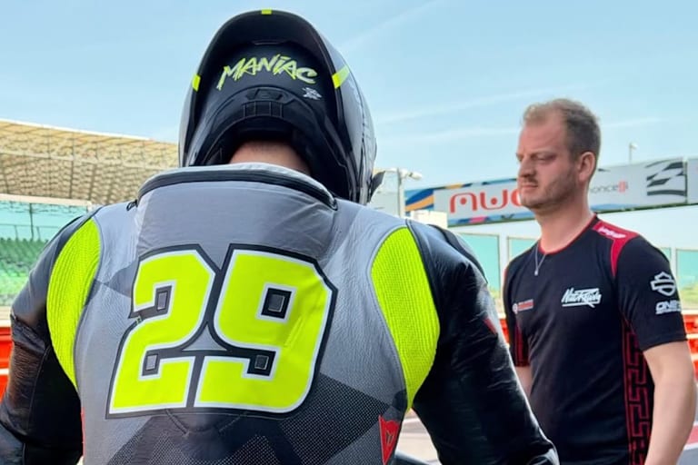 Andrea Iannone beim Test mit der Renn-Harley in Misano