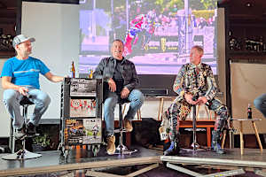 Horst Saiger (li.) steht 2026 bei der Classic TT wieder am Start