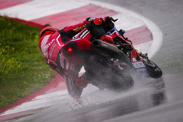 Jake Dixon (Honda) fuhr 30 Runden im Regen