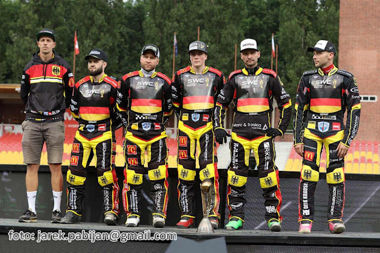 Bis auf Martin Smolinski (3.v.l.) sind noch alle Deutschen dabei