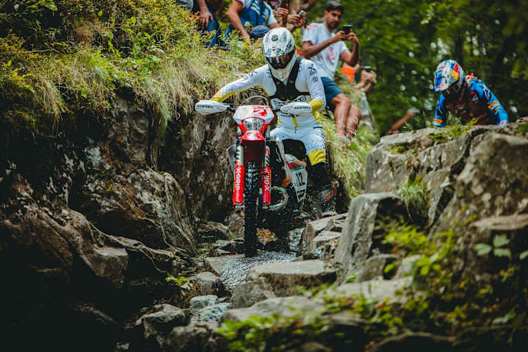 Mitch Brightmore stabilisiert seine starke Performance in Italien