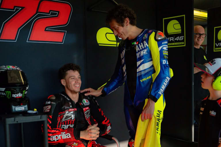 Marco Bezzecchi und Valentino Rossi
