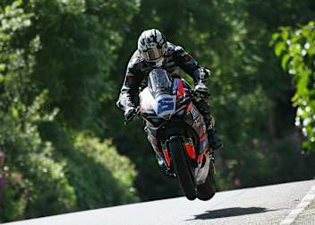 Michael Dunlop fliegt zum 34. TT-Sieg