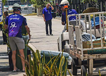 Unglaublich, aber wahr: Aufräum-Trupp mit Miller und Razgatlioglu