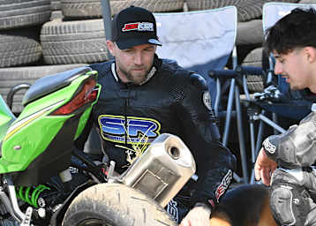 Julian Trummer gibt seine Erfahrung an ambitionierte Motorradfahrer weiter