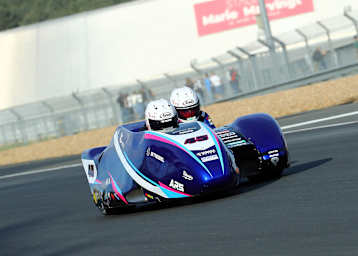 Harry Payne und Kevin Rousseau gewinnen WM-Auftakt in Le Mans