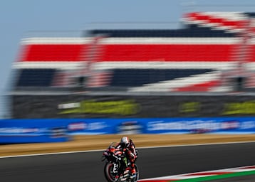Marco Bezzecchi auf dem Weg zu Platz 1 im Silverstone-Zeittraining