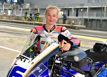 Lucy Michel auf Euro Moto-Urlaub