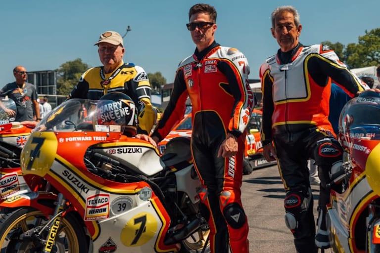 Freddie Sheene mit Kenny Roberts und Steve Parrish beim Goodwood Festival