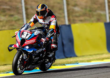 Michael van der Mark stürzte nach Technikproblemen und verlor die Führung