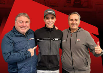 Noah Dettwiler (Mitte) kehrt zurück auf die Rennstrecke