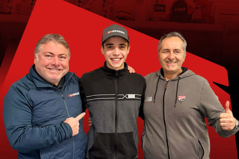 Noah Dettwiler (Mitte) kehrt zurück auf die Rennstrecke