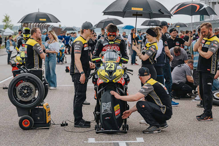 Der Führende Stepan Zuda fährt nach BSB Regeln