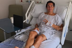 Aleix Espargaro im Universitätsklinikum Dexeus in Barcelona