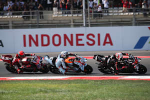 Mit Bezzecchi in Front dominierte Aprilia den Indonesien-GP