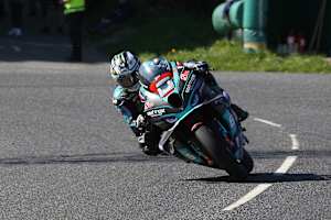 Michael Dunlop dominiert in Cookstown