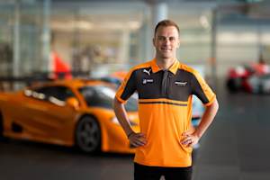 Laurens Vanthoor im McLaren-Hemd